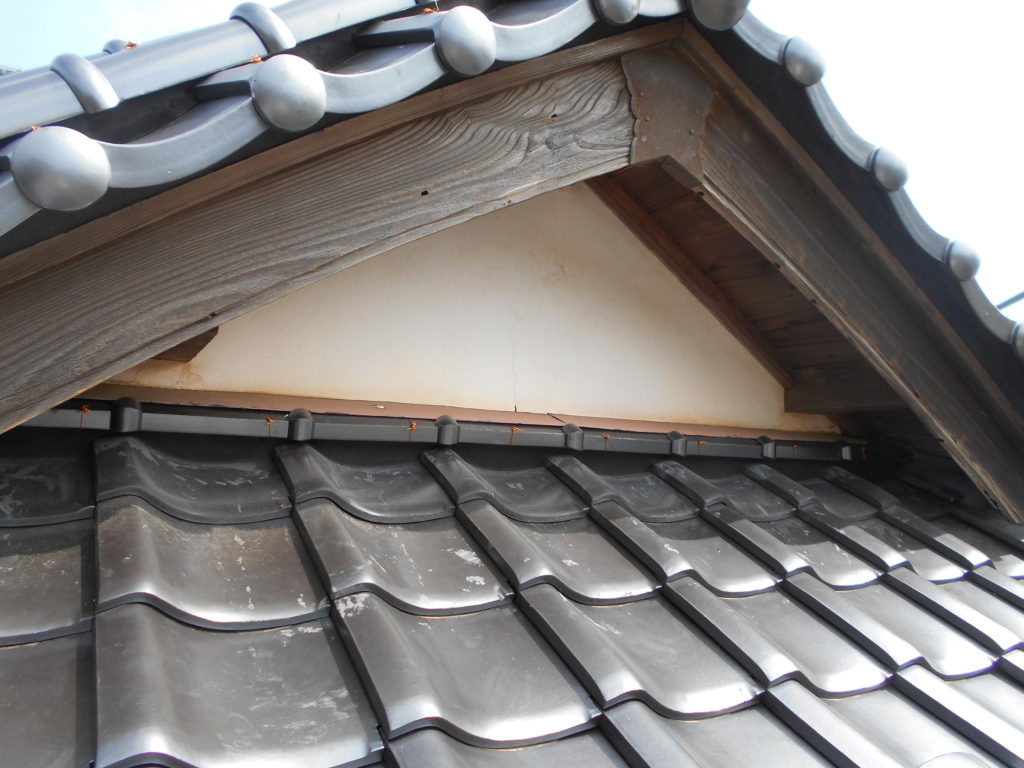 漆喰壁 ひび割れ補修 塗装 千葉県旭市の石毛塗装 外壁塗装 屋根塗装 住宅リフォーム工事